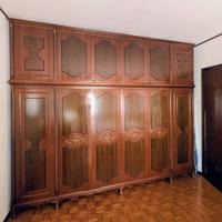 Camera da letto classica / vintage in legno