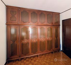 Camera da letto classica / vintage in legno