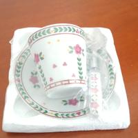 Tazzina con piattino e cucchiaino 