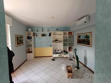 App. ristrutturato di 75 mq arredato con box