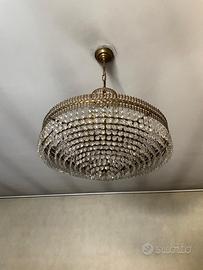 Lampadario con gocce di cristallo