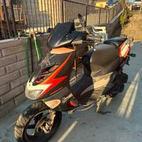 Aprilia sr