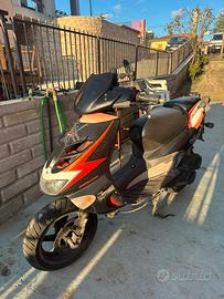 Aprilia sr