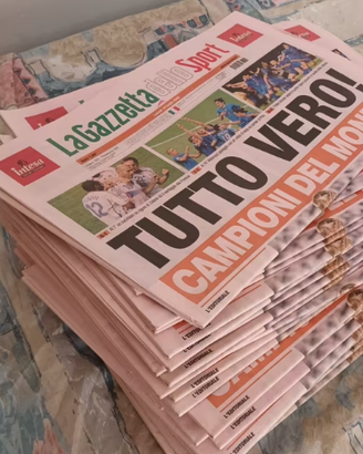 Lotto 40 Gazzette Campioni del Mondo 2006