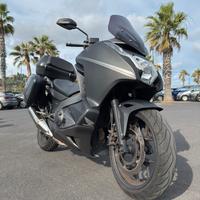 Honda integra 700