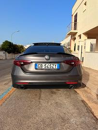 Alfa Romeo Giulia Super AT8