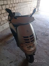 Piaggio Super Hexagon GTX 125 4T - 18.000 km