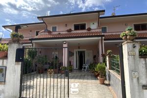 Villa a schiera Castelnuovo Cilento