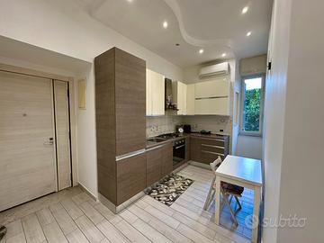 Appartamento via Marina - Napoli