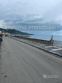 Soluzione semindipendente a Giardini Naxos
