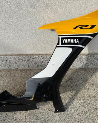 Carena dx Yamaha R1 50th Anniversario graffiata