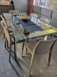 Tavolo in vetro e acciaio, allungabile
