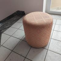 pouf rivestito in stoffa 