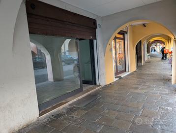 Padova Portello/Via Belzoni - Negozio