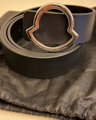 Contiura uomo moncler taglia 50