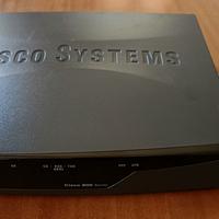 Router Cisco 857