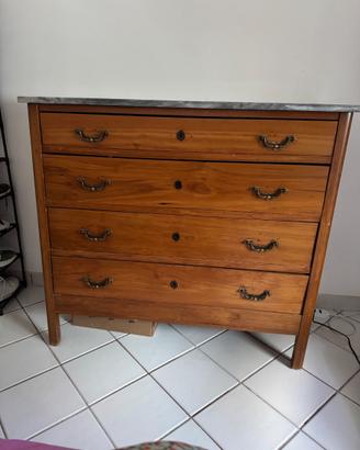 Cassettiera antica con top in marmo