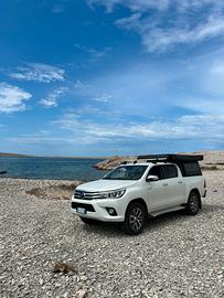 Toyota Hilux camperizzato