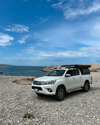 Toyota Hilux camperizzato