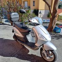 Scooter Piaggio Fly 150