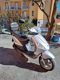 Scooter Piaggio Fly 150