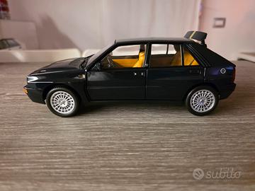 Lancia Delta Evo2 Club HiFi Kyosho 1:18