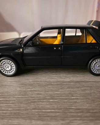Lancia Delta Evo2 Club HiFi Kyosho 1:18