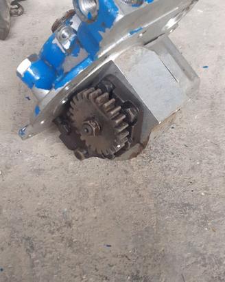 pompa idraulica ford 7840 sl