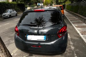 Peugeto 208 neopatentati e non