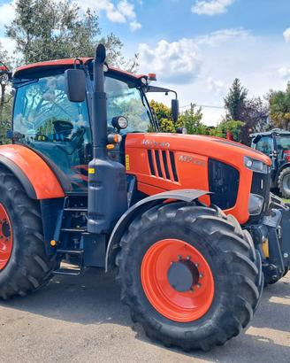 Trattore Kubota M7-133