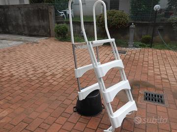 Scaletta per piscina laghetto