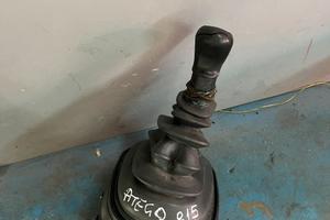 Leva cambio mercedes atego 815