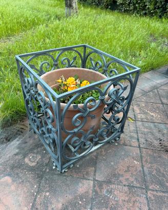 Fioriere portavasi in ferro