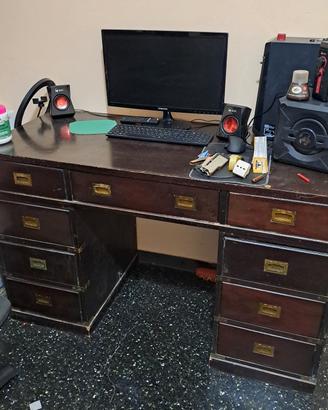 scrivania con cassetti in legno marino