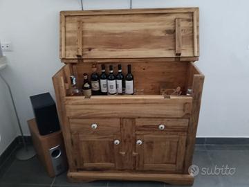 Credenza in legno massello di tiglio