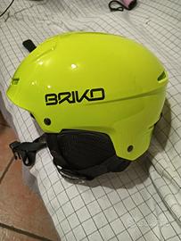 casco casco da sci o snowboard 
