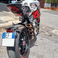 MV Agusta Brutale 800 - con o senza carbonio