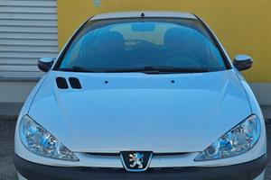 Peugeot 206 1.1 3p. XT