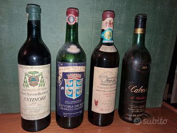 Vecchie bottiglie di vino
