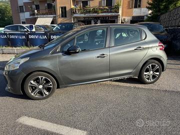 Peugeot 208 1.4 HDi 68 CV 5 porte Allure