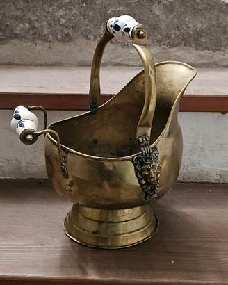 Secchio per carbone antico