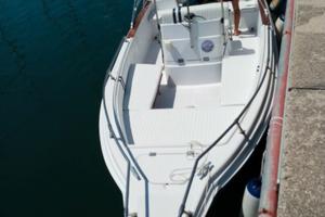 Barca in vetroresina 6 metri motore YAMAHA F 40/60