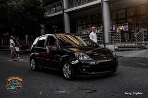 Ford fiesta 1.2 16v 5 porte.