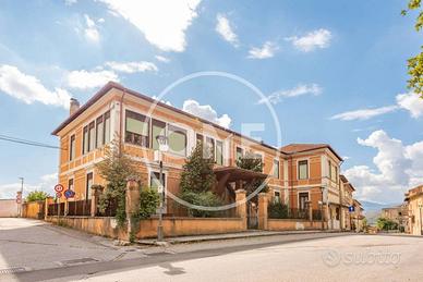 Villa di 366 m² con più di 5 locali a Magliano de'