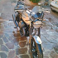 Moto Guzzi V7 850 2021
