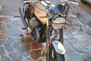 Moto Guzzi V7 850 2021