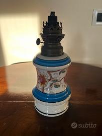 Antica lampada ad olio
