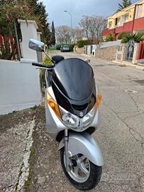 Suzuki Burgman 400an