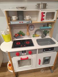 Cucina in legno per bambini 