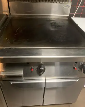Fry top piastra liscia a gas
